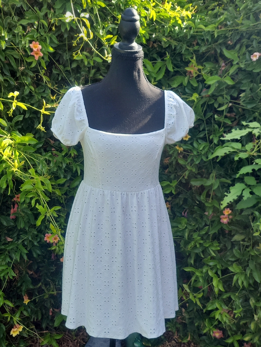White Eyelet Puff-Sleeve Boho Mini Dress  Graduation Dress M - Picture 2 of 16